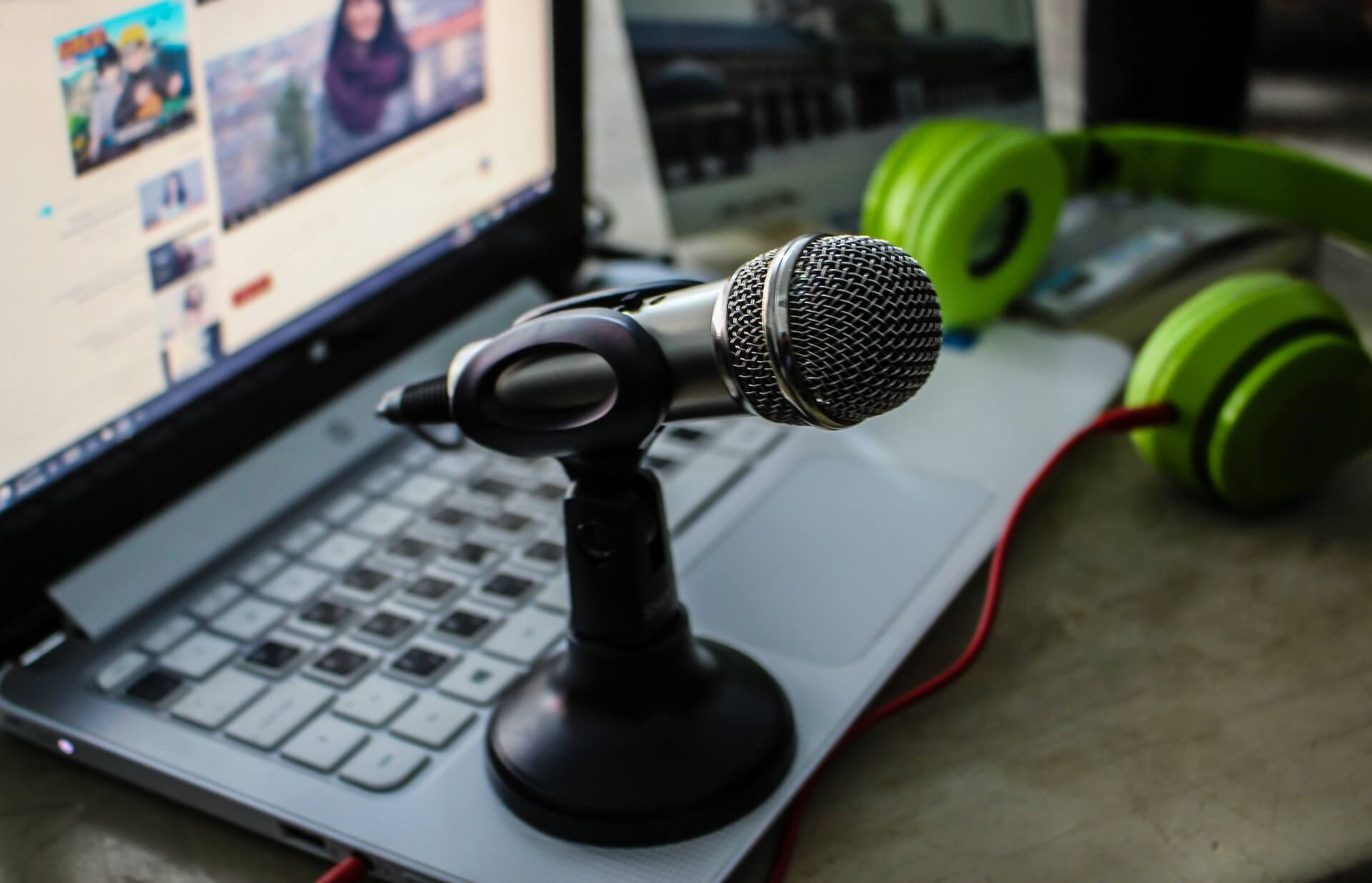 Top English Language Podcasts For Every Level